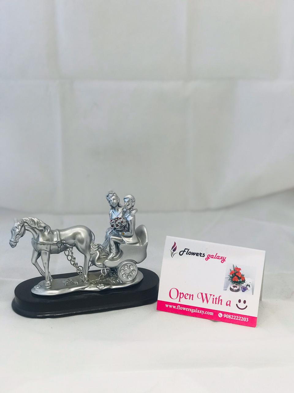 Horse Riding Romantic Couple (2-3 Delivery Days)